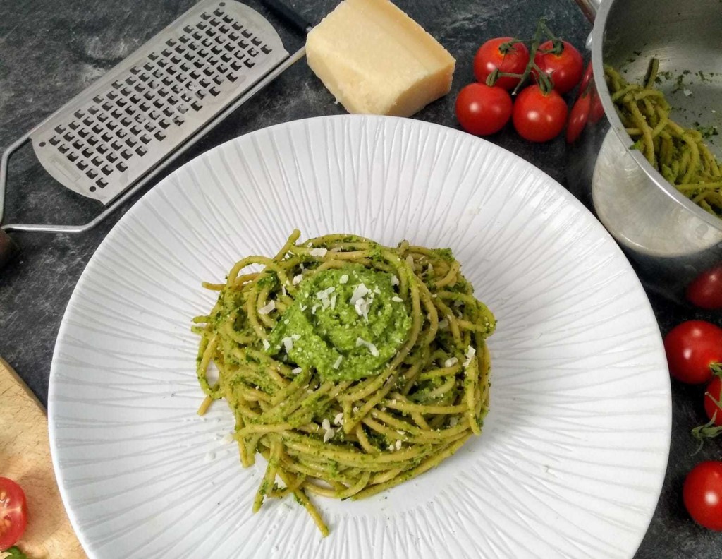 Spinat-Pesto mit frischem Spinat & Cashewkernen