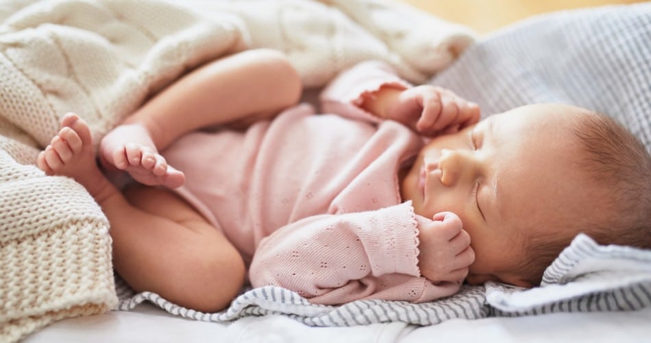 Titelbild zum Thema, wann Babys durchschlafen.