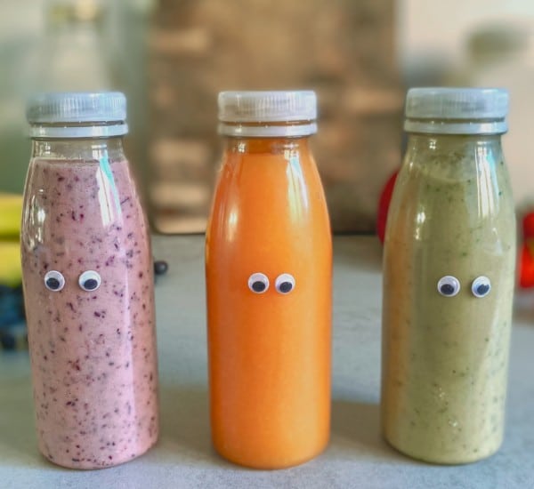 Kinder Smoothies in drei bunten Varianten im Glas