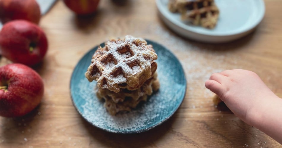 Gesunde Waffeln für Kinder auf einem Teller