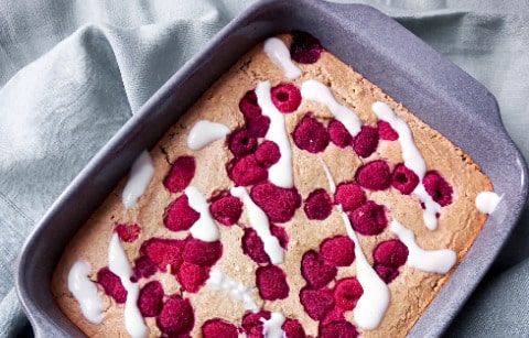 Frühstückskuchen mit Haferflocken und Himbeeren