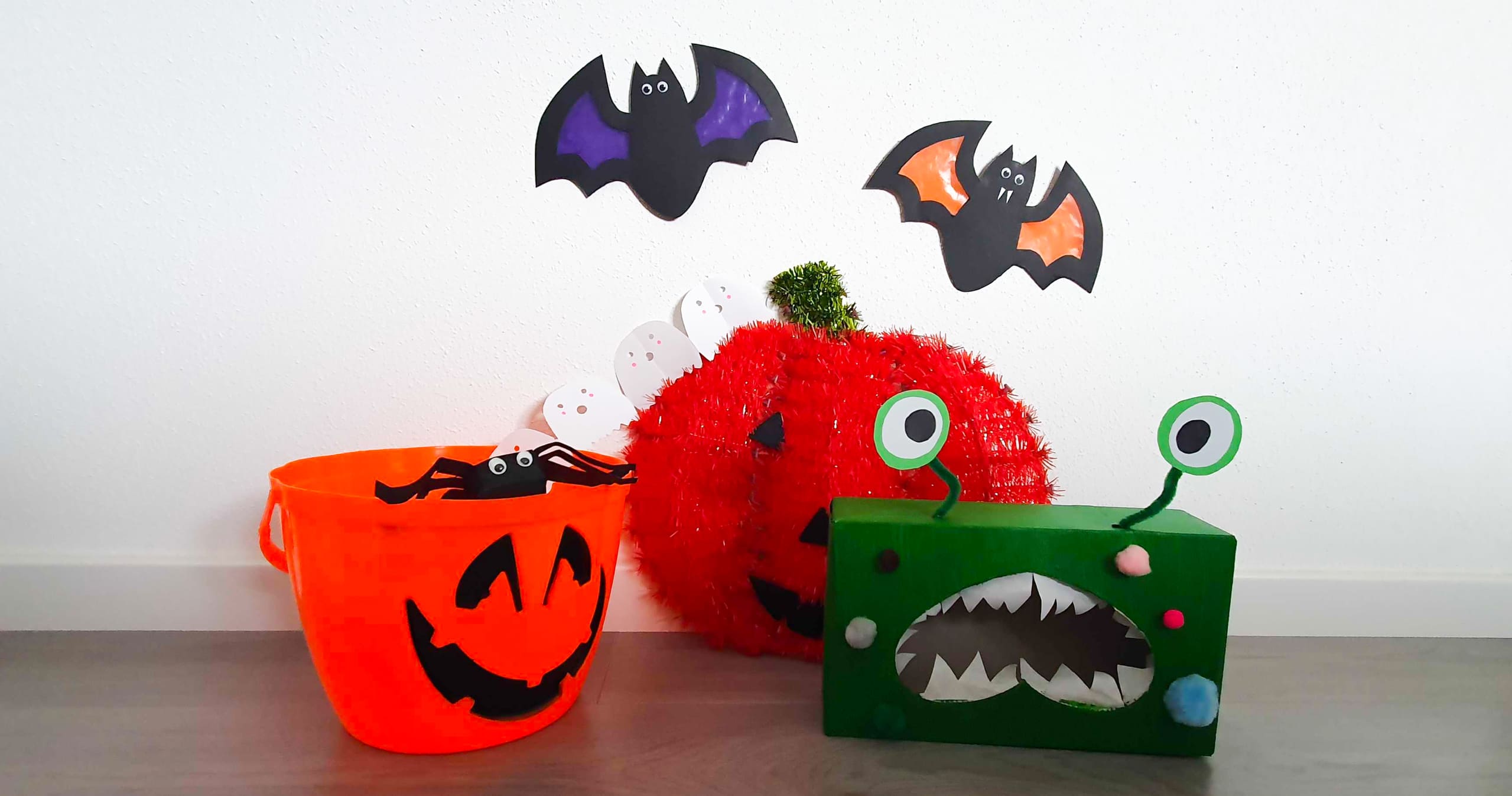  Halloween-Basteln für Kinder: Fledermaus-Fensterbild, Monster-Box & Co Illustration 