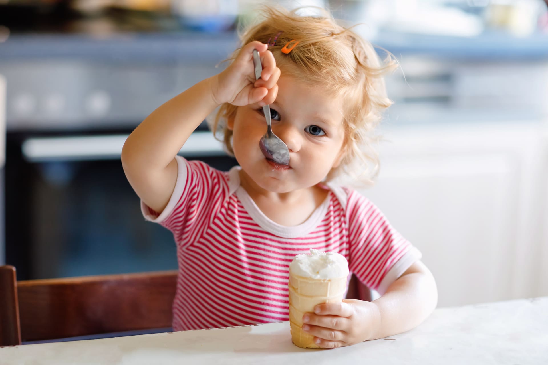 Eis essen: Ab wann darf es das Baby? - Das Familienmagazin