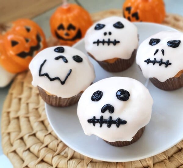 Skelett-Muffins für Halloween