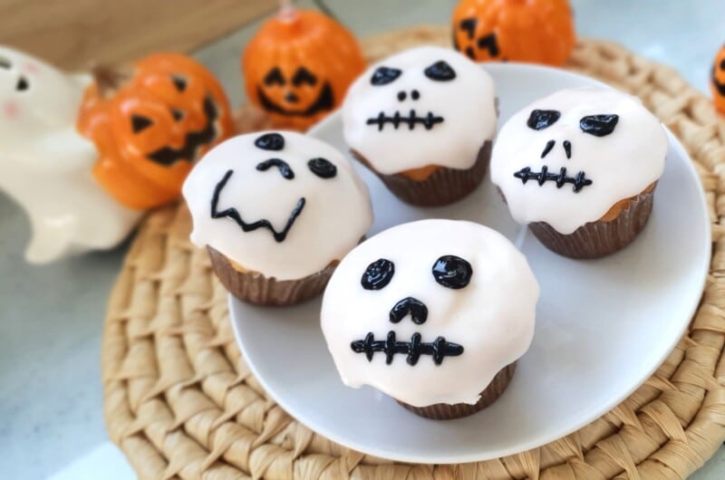 Skelett-Muffins zu Halloween
